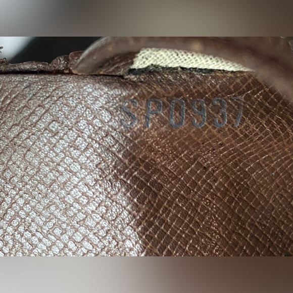 Louis Vuitton Damier Ebene wallet - Picture 9 of 13